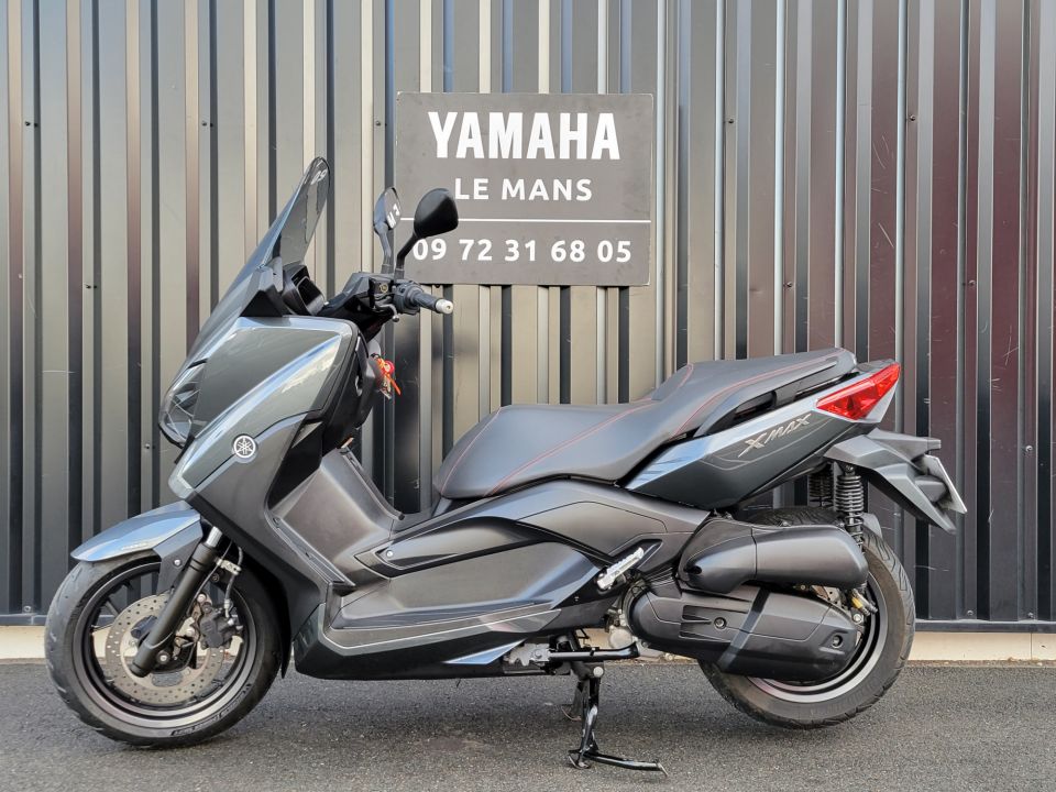 YAMAHA XMAX 125 4