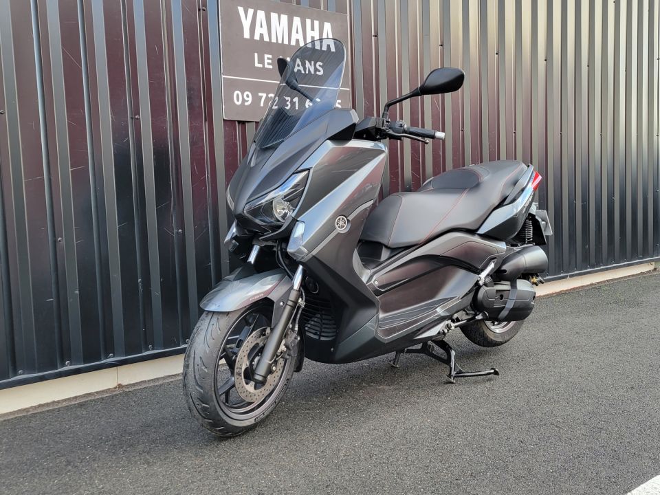 YAMAHA XMAX 125 4