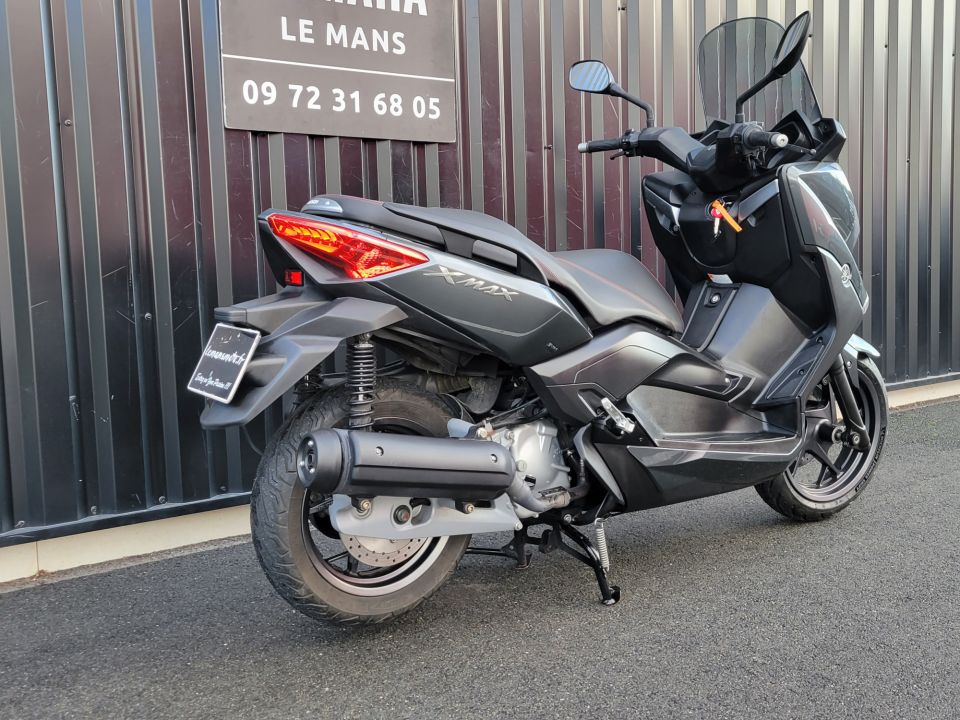 YAMAHA XMAX 125 4