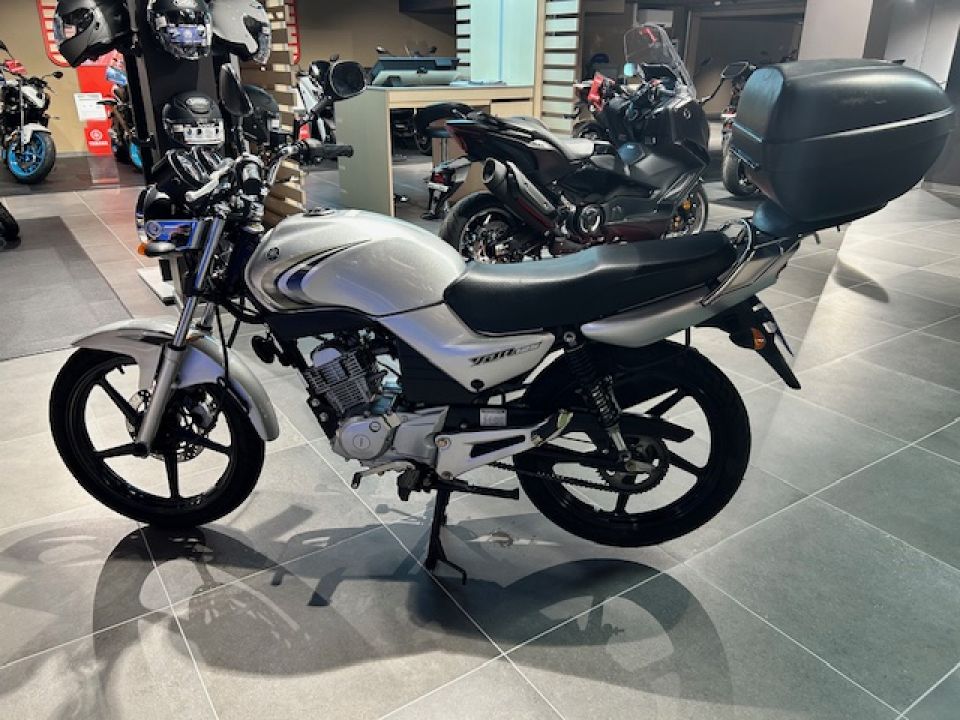 YAMAHA YBR 125 4