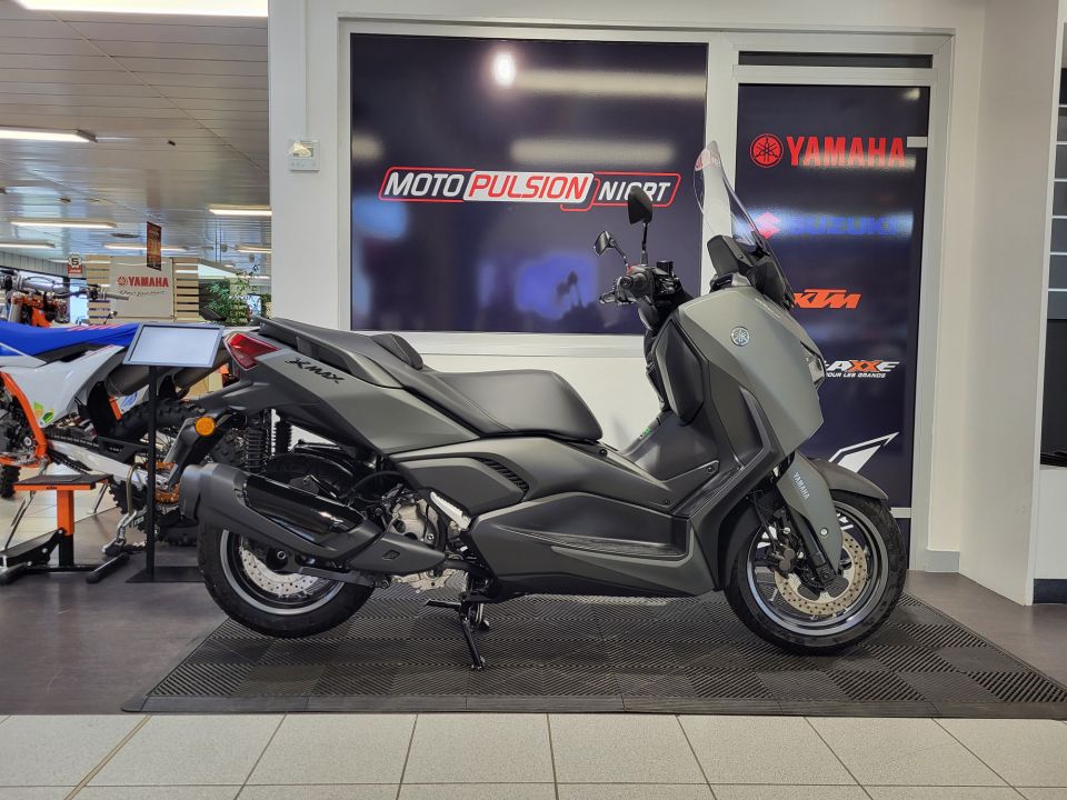 YAMAHA XMAX 300 4