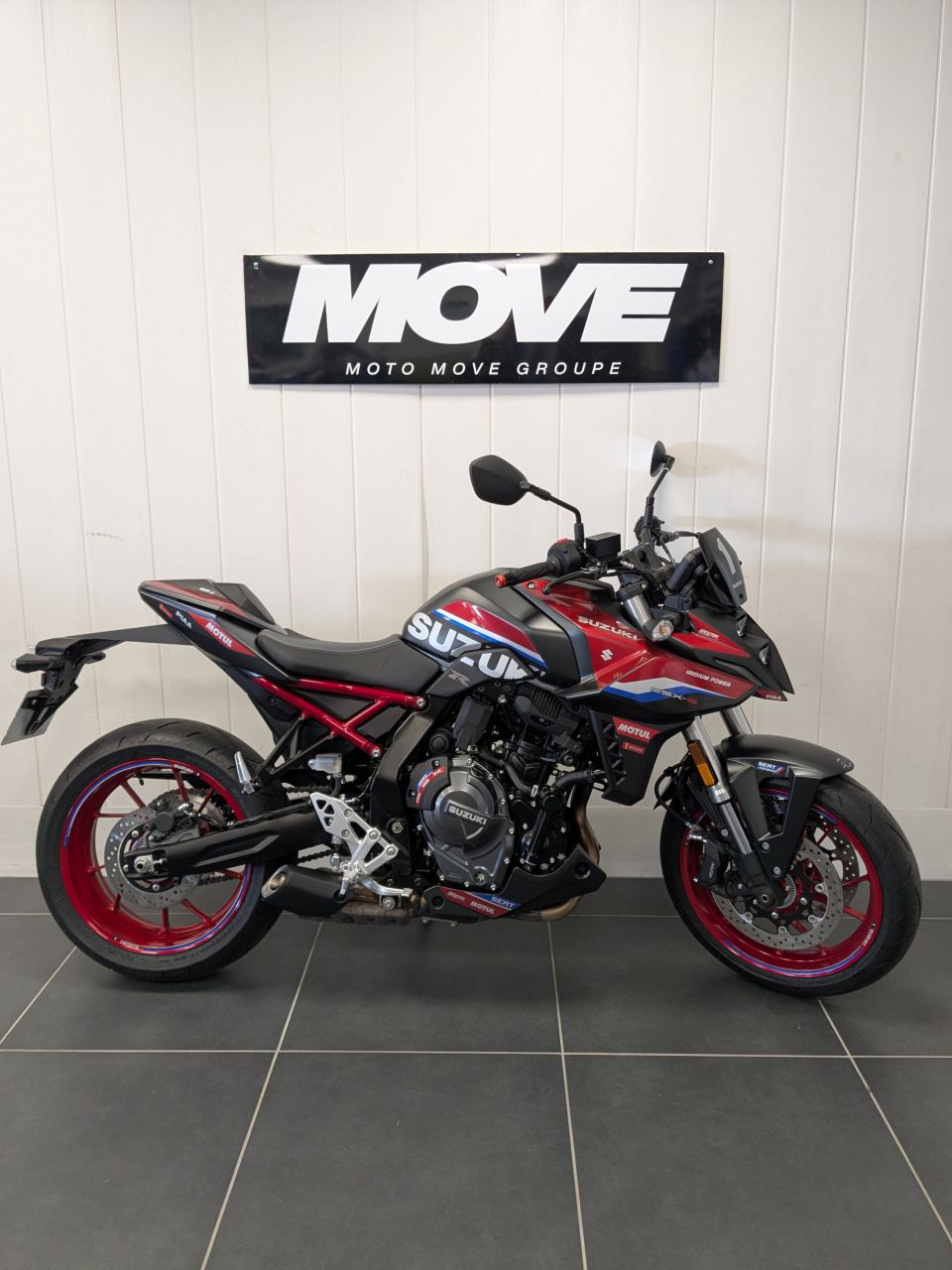 SUZUKI GSX-8S SERT 4