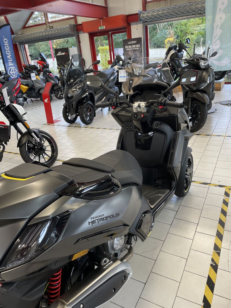 PEUGEOT METROPOLIS 400 GT 4