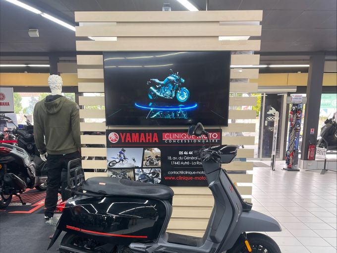LAMBRETTA SCOOTER 4