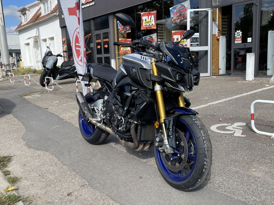 YAMAHA MT-10 SP 4