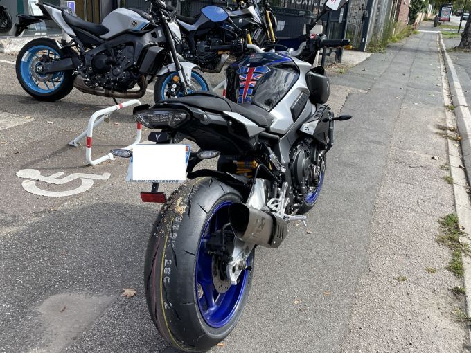 YAMAHA MT-10 SP 4