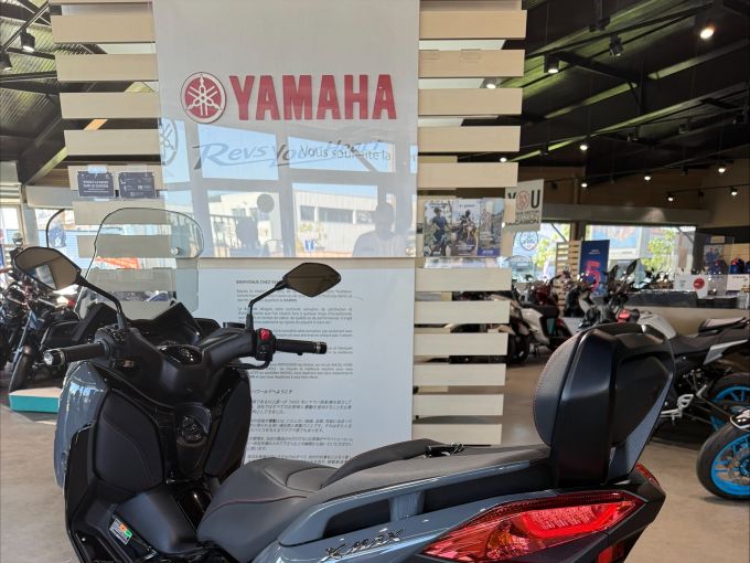 YAMAHA XMAX 125 TECH MAX 4
