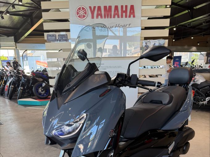 YAMAHA XMAX 125 TECH MAX 4