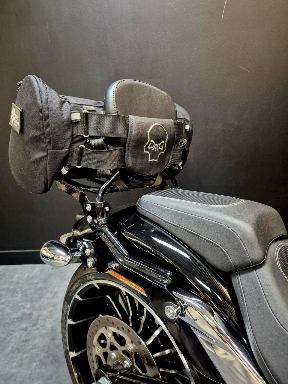 HARLEY-DAVIDSON SOFTAIL BREAKOUT 1923 4