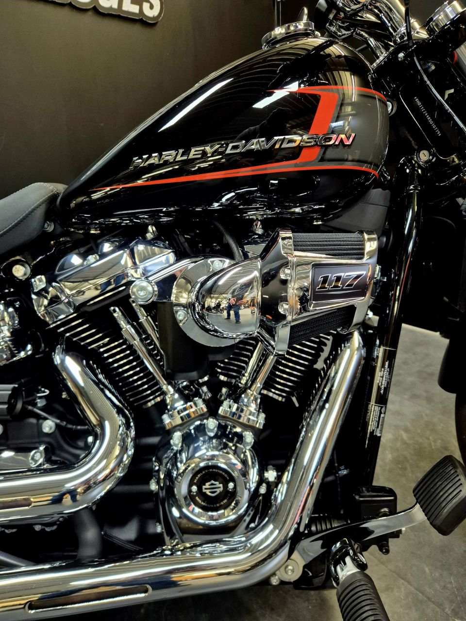 HARLEY-DAVIDSON SOFTAIL BREAKOUT 1923 4