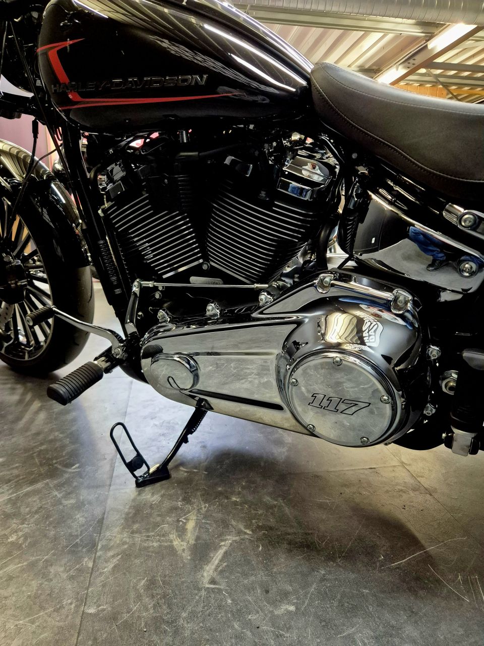 HARLEY-DAVIDSON SOFTAIL BREAKOUT 1923 4