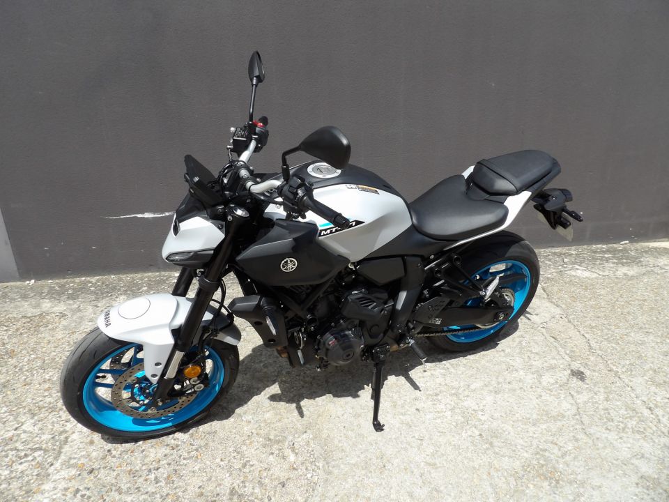 YAMAHA MT-07 Y-AMT 4