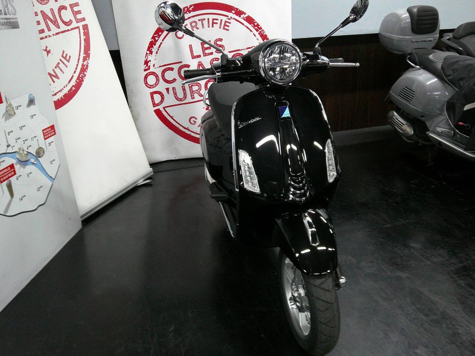 VESPA PRIMAVERA 125 4