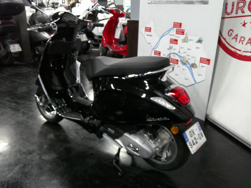 VESPA PRIMAVERA 125 4