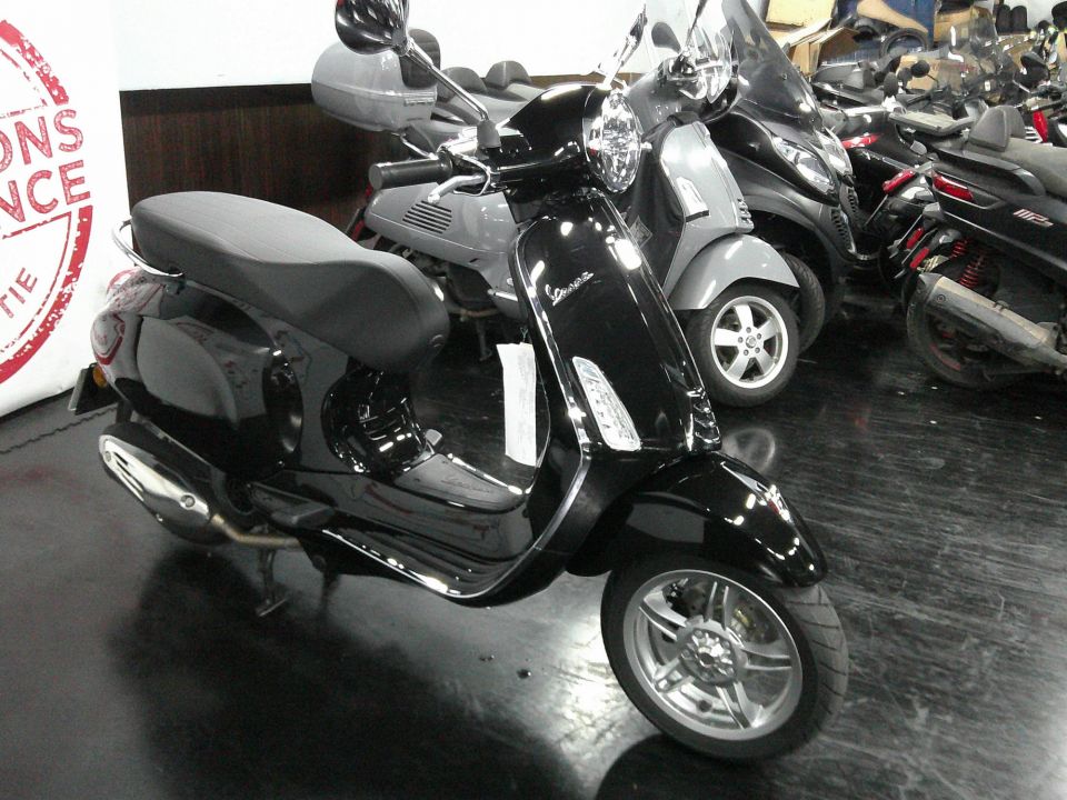 VESPA PRIMAVERA 125 4