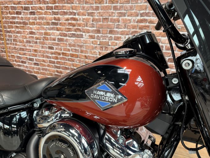 HARLEY-DAVIDSON SOFTAIL HERITAGE 1923 CLASSIC 4