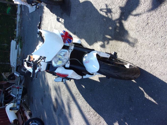TRIUMPH STREET TRIPLE 675 R 4