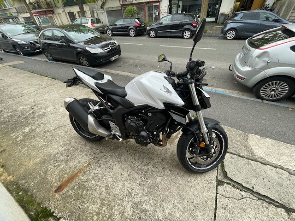 HONDA CB 1000 Hornet 4