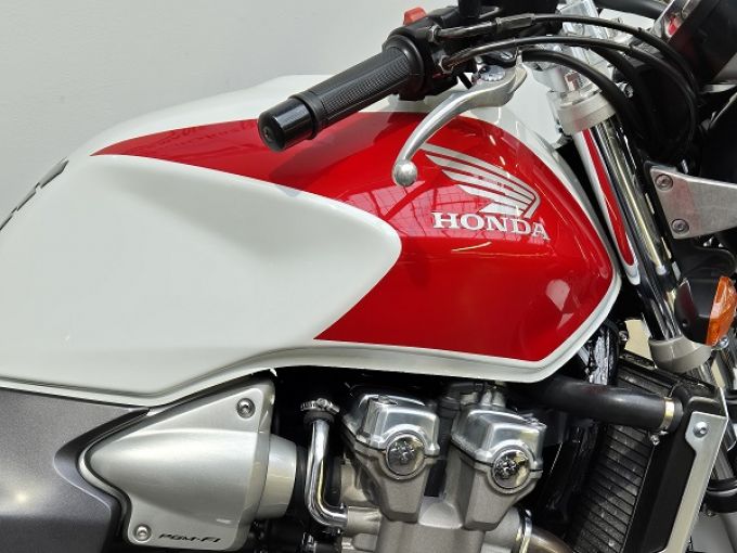 HONDA CB 1300 S 4