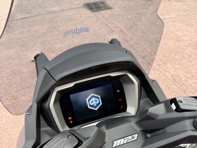 PIAGGIO MP3 530 HPE EXCLUSIVE 4