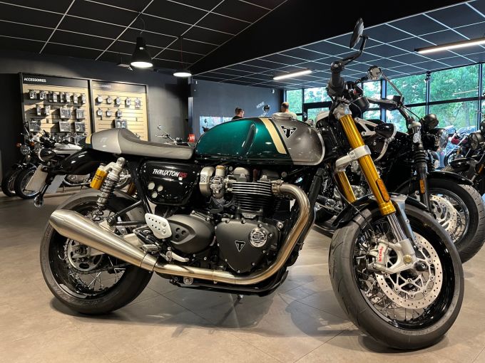 TRIUMPH THRUXTON 1200 RS 4