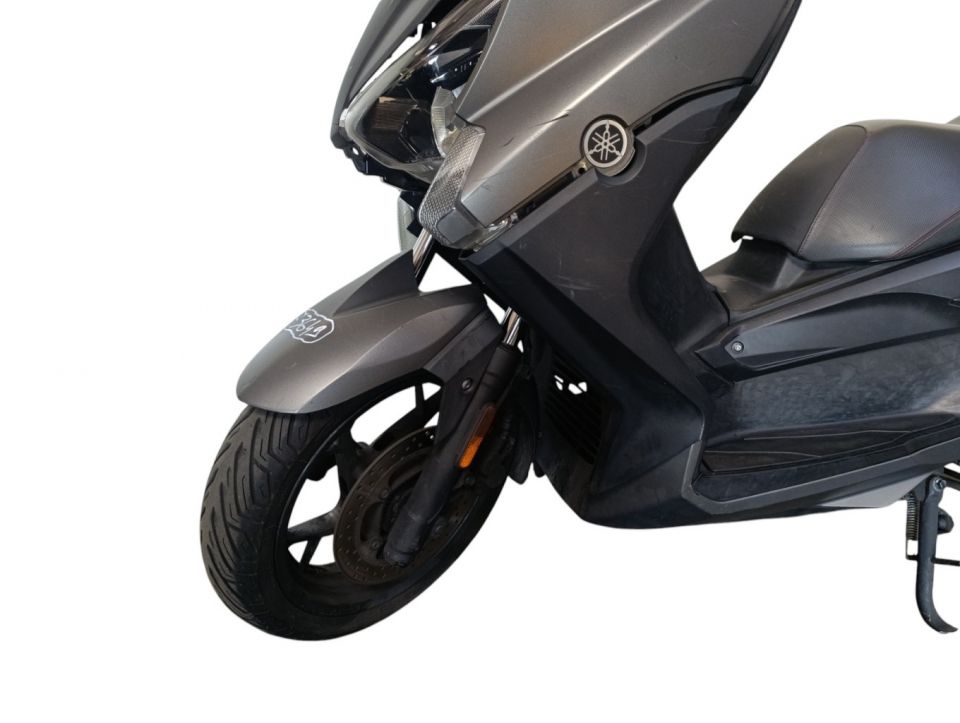 YAMAHA XMAX 125 4