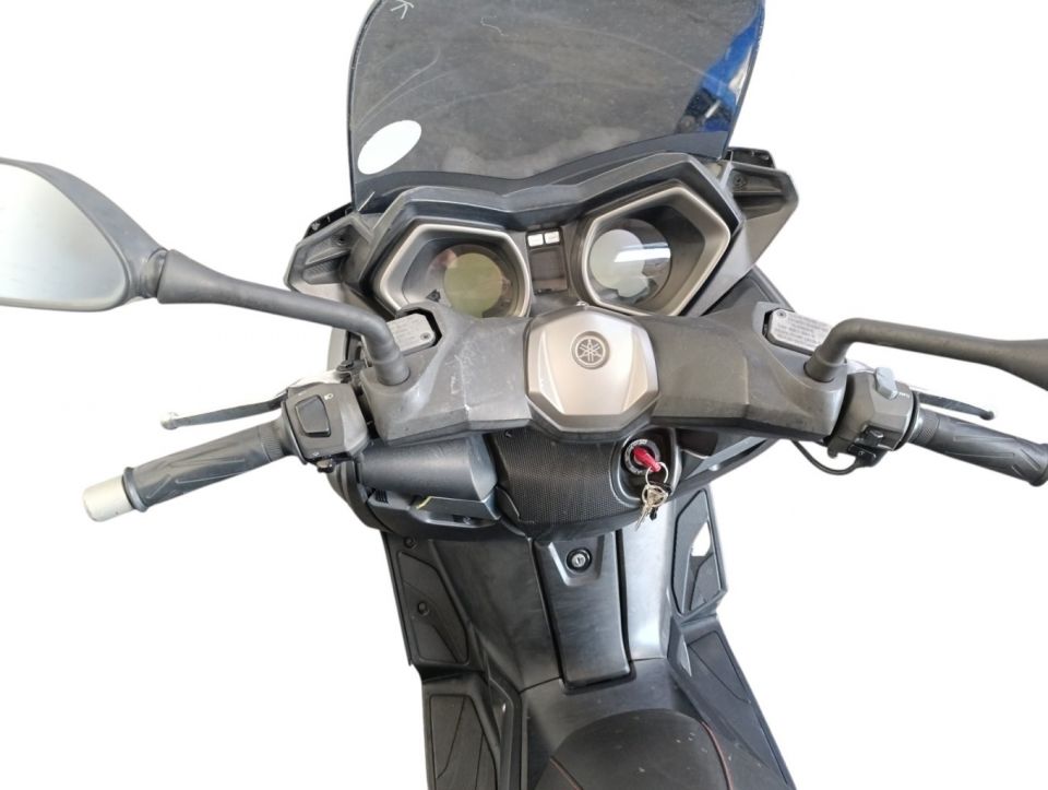 YAMAHA XMAX 125 4