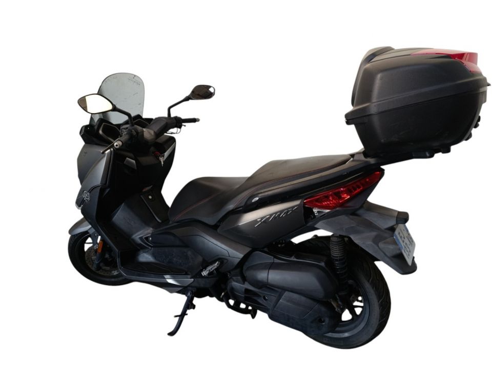 YAMAHA XMAX 125 4