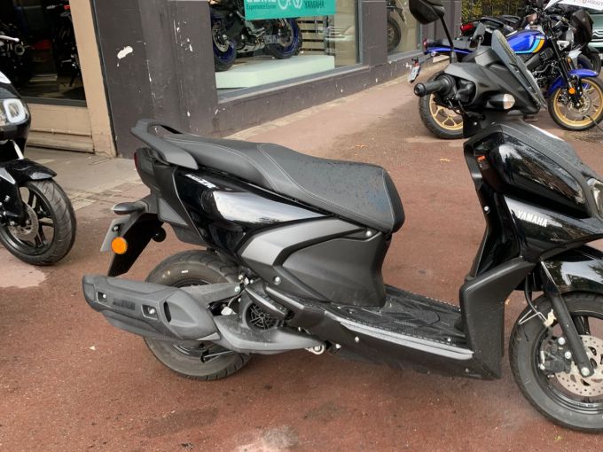 YAMAHA RayZR 125 4