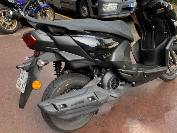 YAMAHA RayZR 125 4