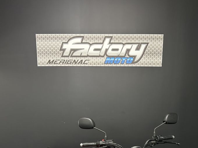 YAMAHA XSR 125 4