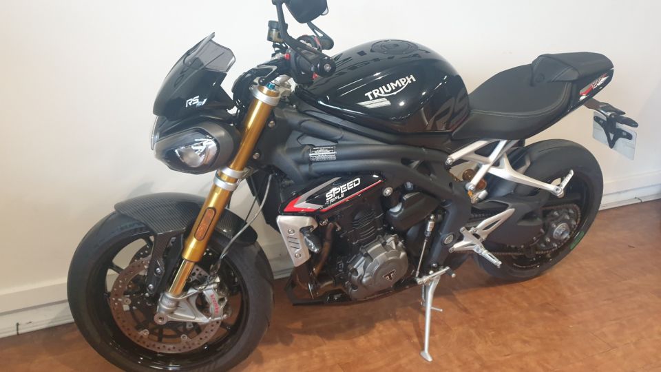 TRIUMPH SPEED TRIPLE 1200 RS 4