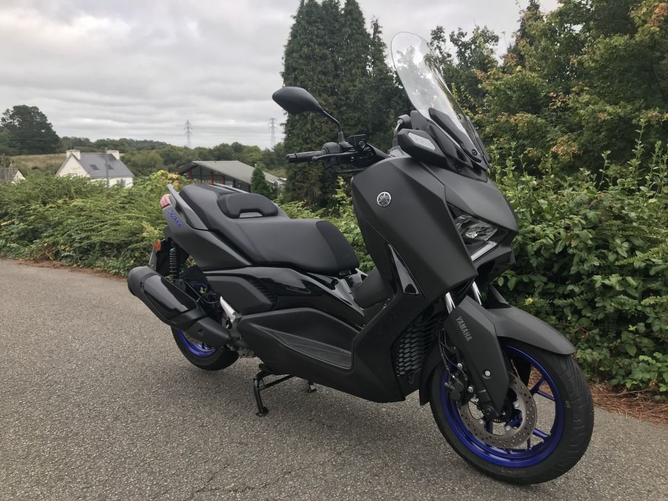 YAMAHA XMAX 300 4