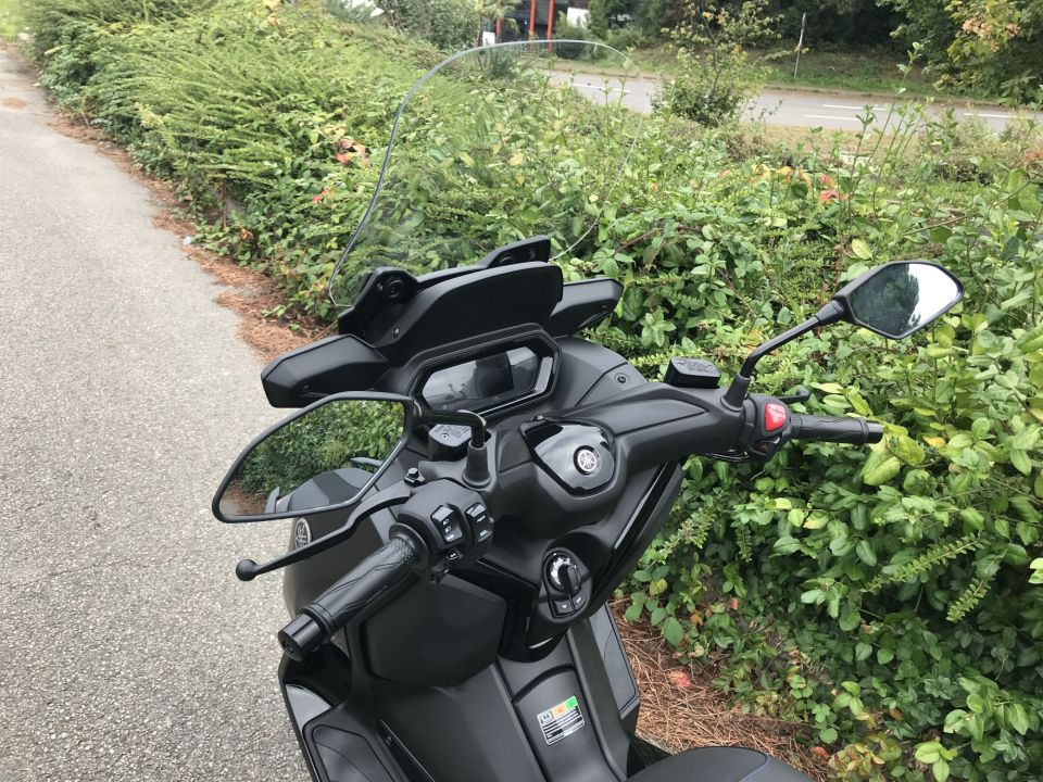 YAMAHA XMAX 300 4