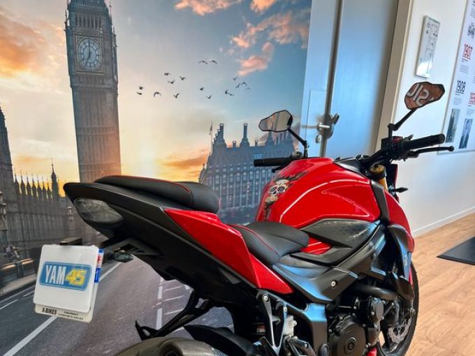 SUZUKI GSX-S 750 4