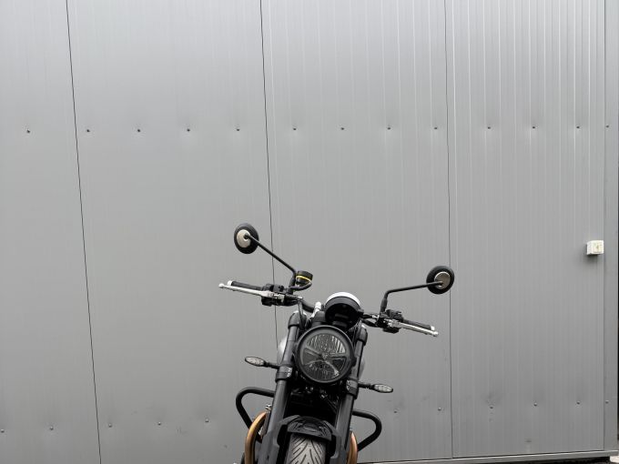 TRIUMPH SPEED TWIN 900 4