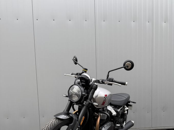 TRIUMPH SPEED TWIN 900 4