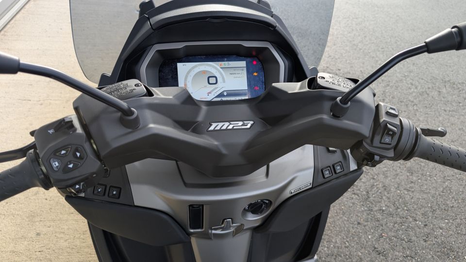 PIAGGIO MP3 530 HPE EXCLUSIVE 4