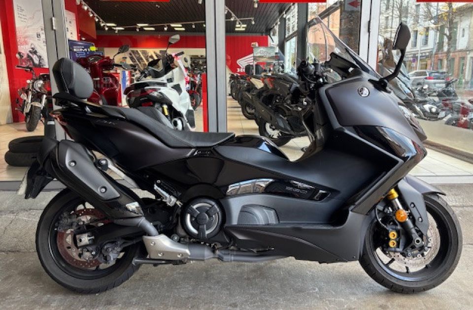 YAMAHA T-MAX 560 TECH MAX 4