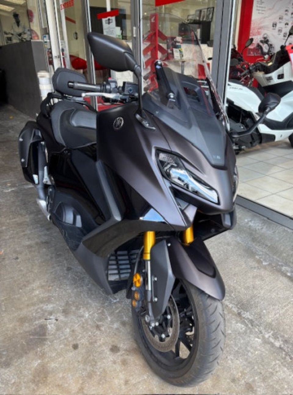 YAMAHA T-MAX 560 TECH MAX 4