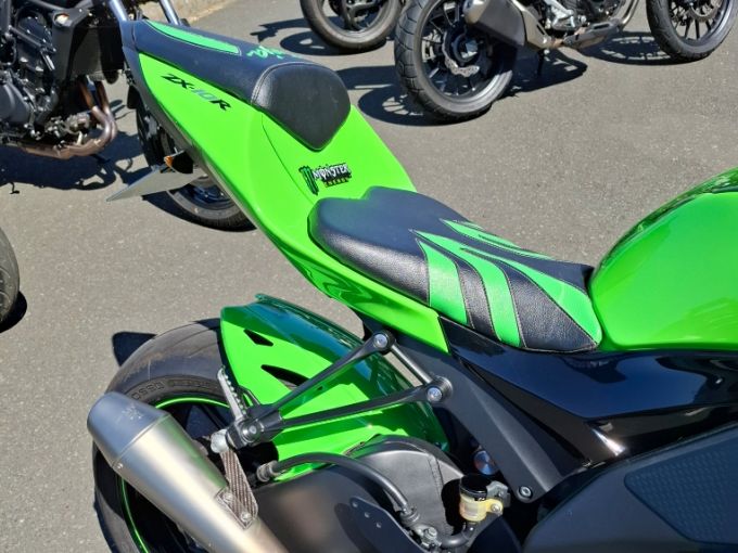 KAWASAKI ZX-10R 4