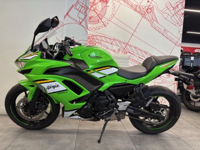 KAWASAKI NINJA 650 4