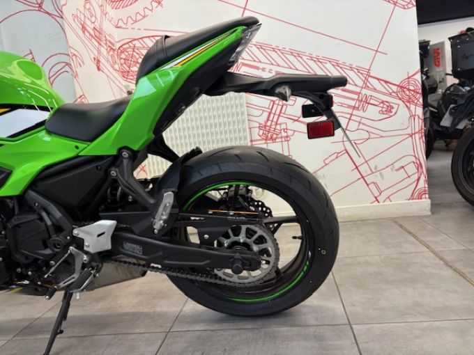 KAWASAKI NINJA 650 4