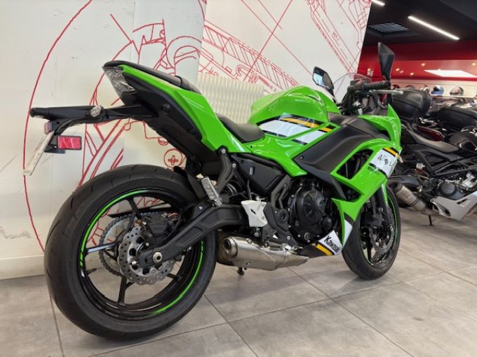 KAWASAKI NINJA 650 4