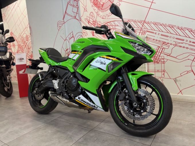 KAWASAKI NINJA 650 4