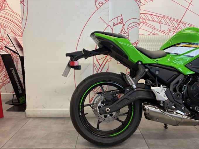 KAWASAKI NINJA 650 4