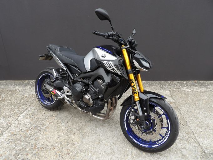YAMAHA MT-09 SP 4