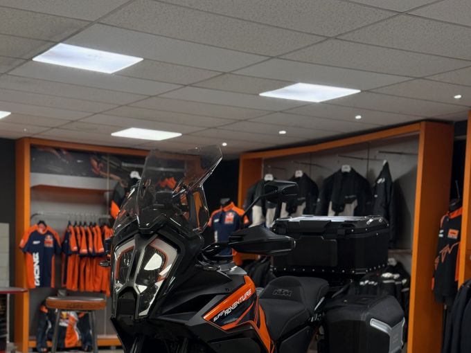 KTM 1290 SUPER ADVENTURE S 4
