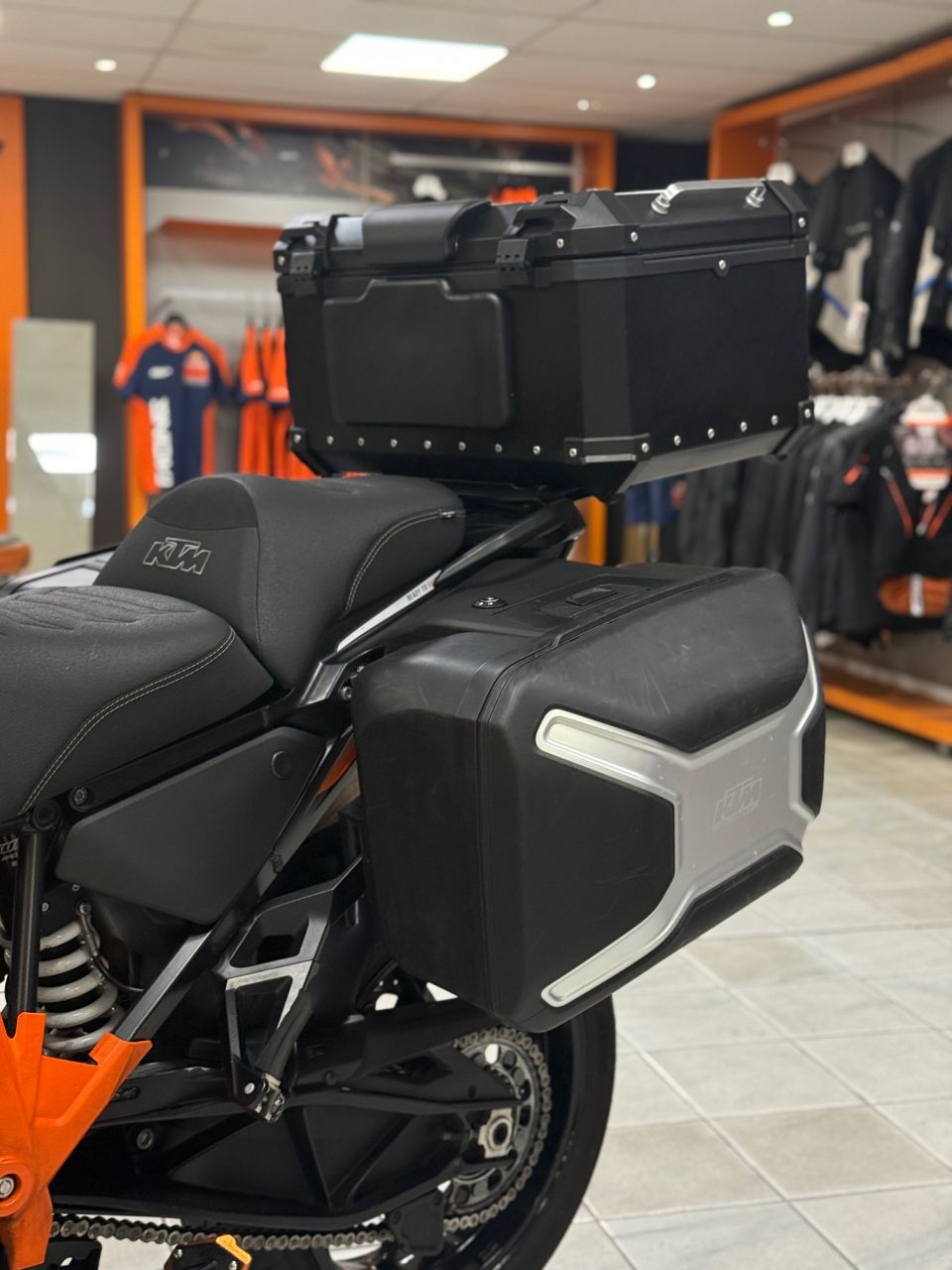 KTM 1290 SUPER ADVENTURE S 4