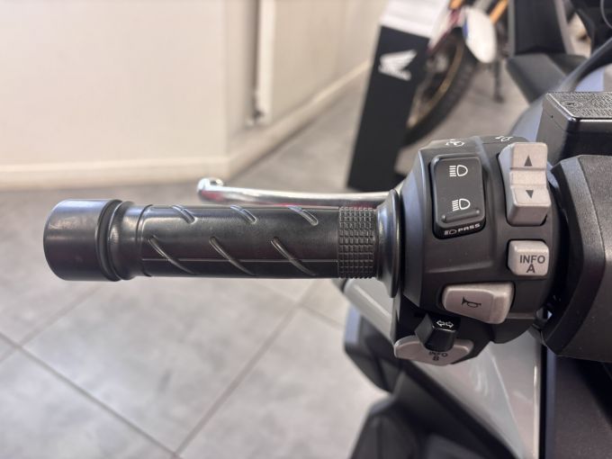 HONDA NSS FORZA 125 4